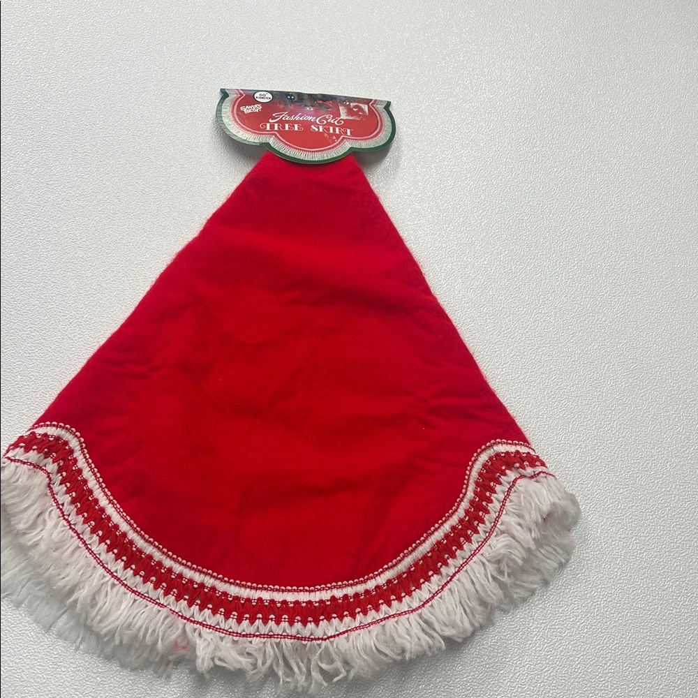 Vintage Red Christmas Tree Skirt Felt with White Fringe 50” NEW NOS